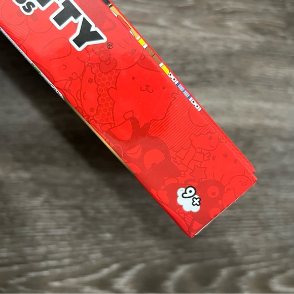 Hello Kitty & Friends 300 Piece Puzzle. - Picture 5 of 9